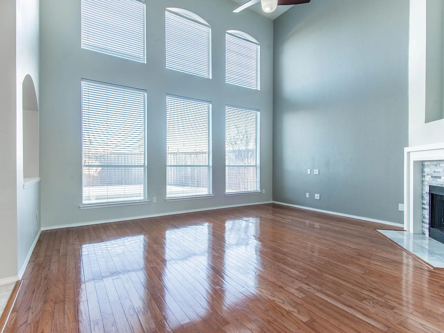 4 bed, 4079 sqft, $3,300 — Photo 4