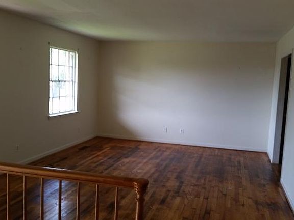3rd image of 1031 Olde Mill Ln