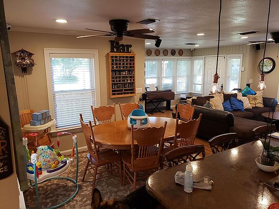 3rd image of 22 Bay Dr SE