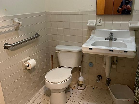 4th image of 103 E East 97th Street #1B