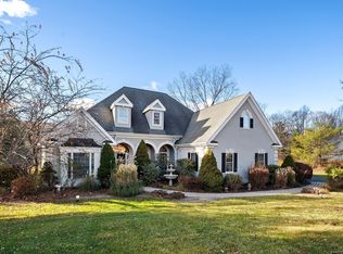 7 S Ridge Dr, Bloomfield, CT 06002