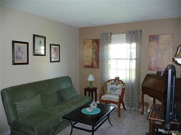 5th image of 12 Brookfield Ln Unit 5