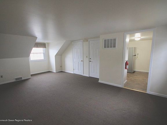 5th image of 928 Arnold Ave #B