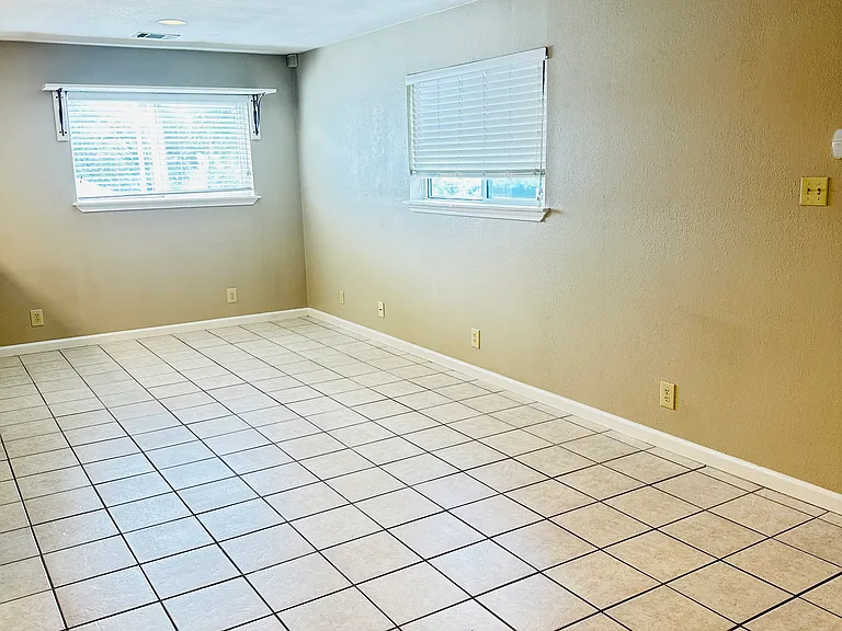 3112 N Aw Grimes Blvd #1 — Photo 5