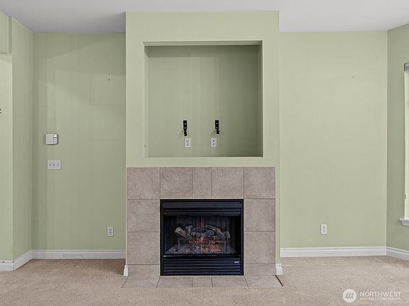 5th image of 20028 15th Avenue NE #105