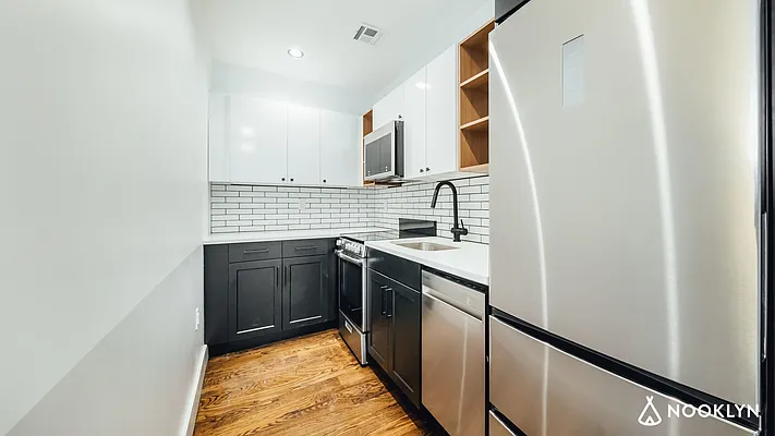 Rented by Nooklyn NYC LLC | media 41