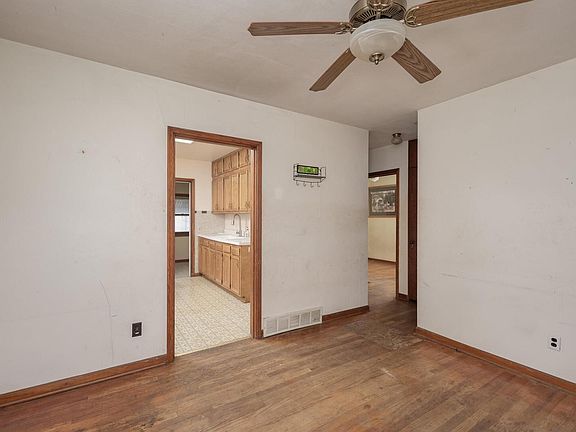 4th image of 3231 Sunnyside Ave