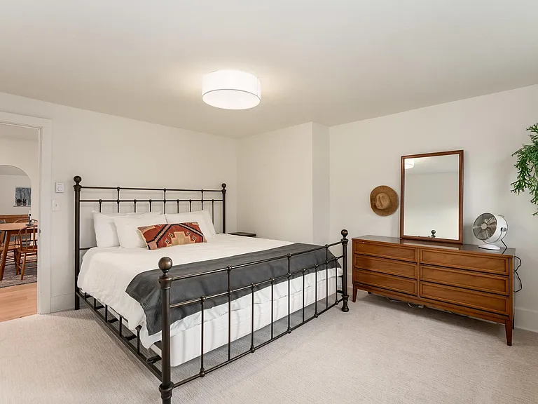 2417 N Overland Trl — Photo 23