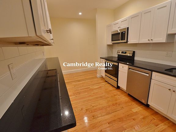 4th image of 35 Brookline St #17T