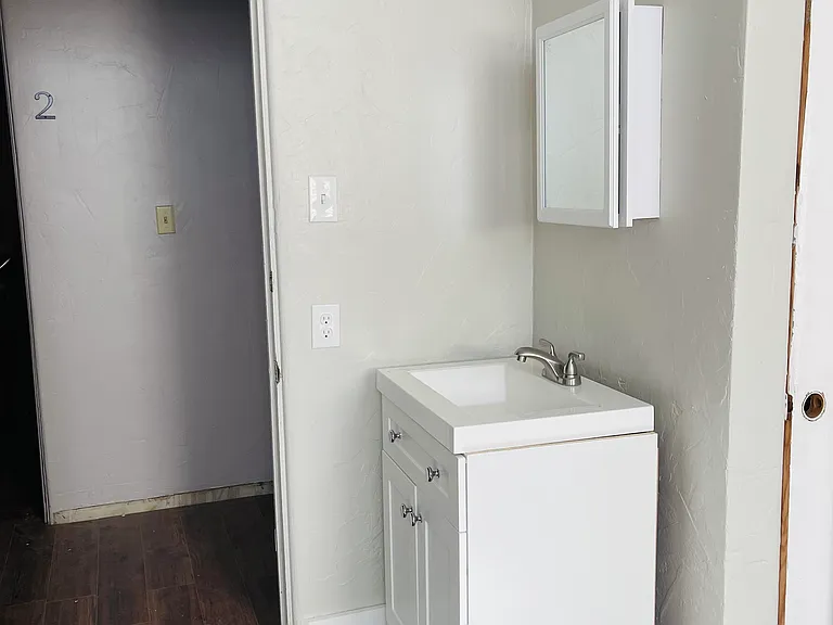 201 W Main St #3 — Photo 4
