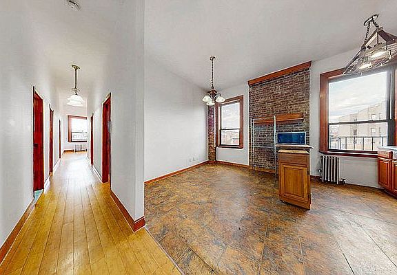 2nd image of 2254 1st Ave #5D