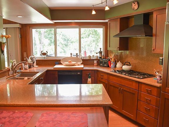 5th image of 10242 Echo Hill Dr