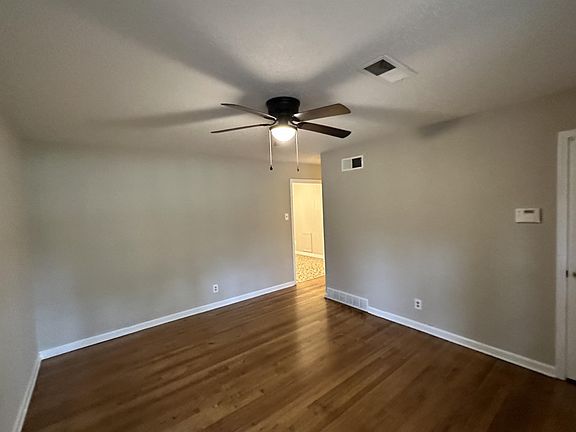 4th image of 1594 Winfield Ave