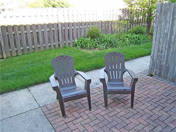 3rd image of 1807 Kings Ct