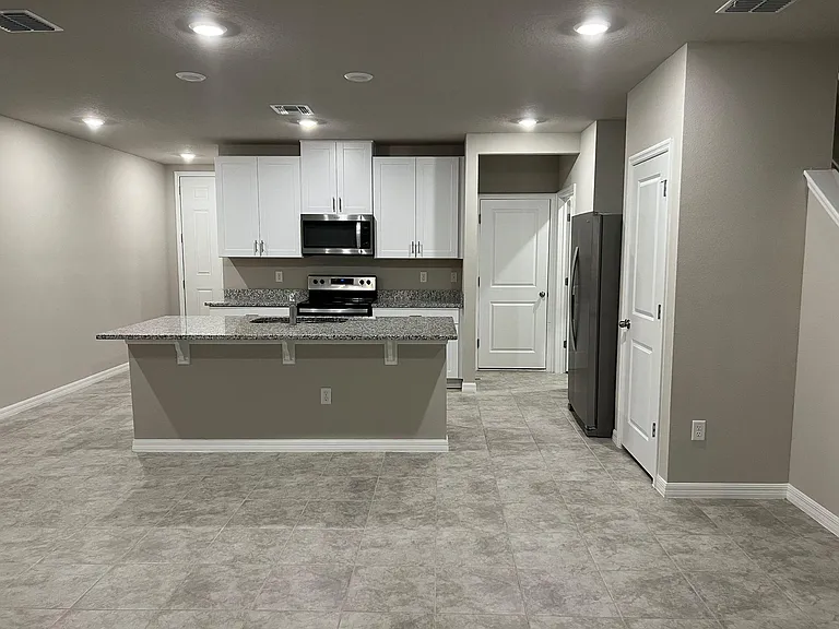 7627 Momentum Pkwy — Photo 6