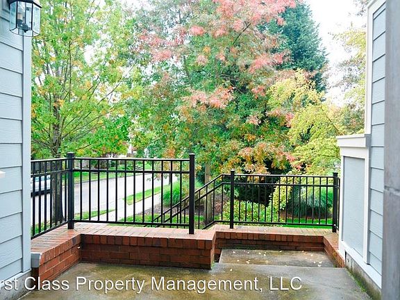 2nd image of 6656 NE Rosebay Dr