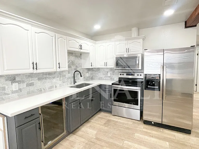 423 S Terry Ln — Photo 8