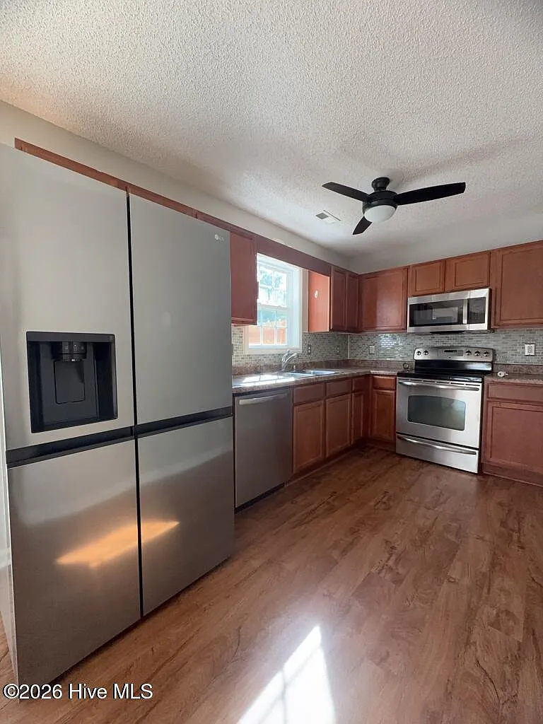 2 bed, 2.5 bath, 1281 sqft, $1,500 — Photo 4