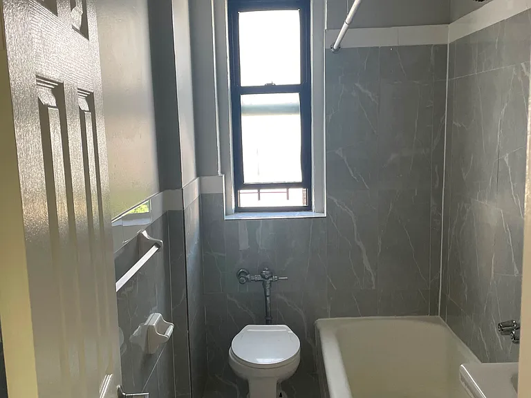 2155 Grand Concourse #4A — Photo 5