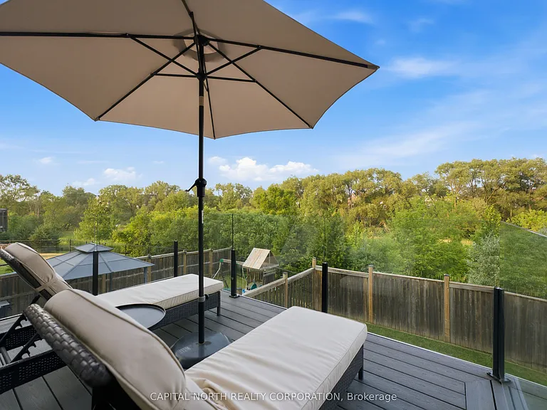 18 Alex Campbell Cres — Photo 12