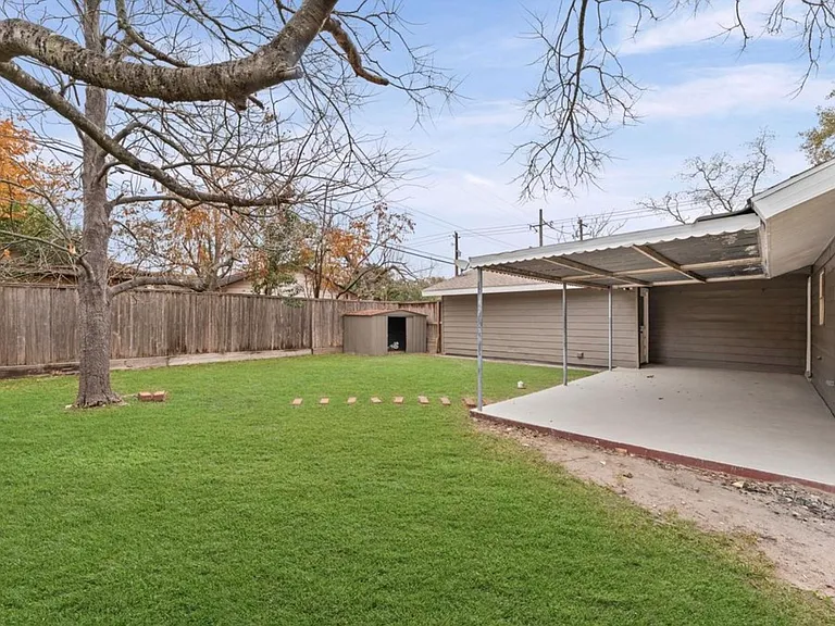 7102 Sharpview Dr — Photo 19