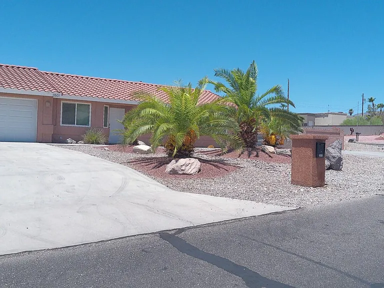 3501 Iroquois Dr — Photo 1
