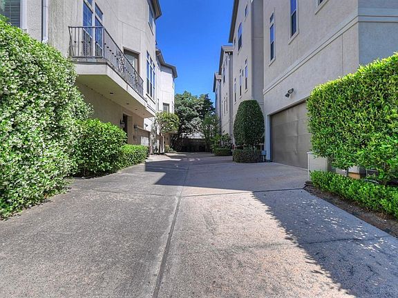 3rd image of 2406 Wroxton Rd