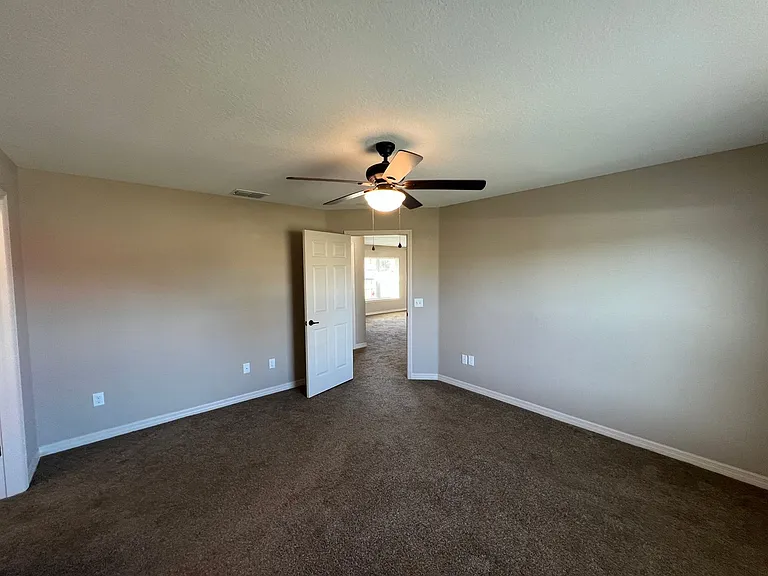 457 Marion Oaks Ln — Photo 9