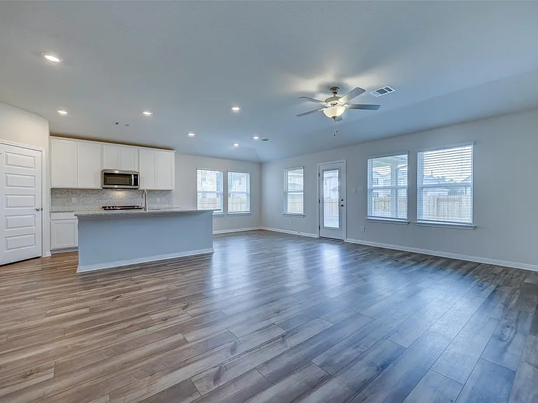 201 Fairmeadow Downs Dr — Photo 6
