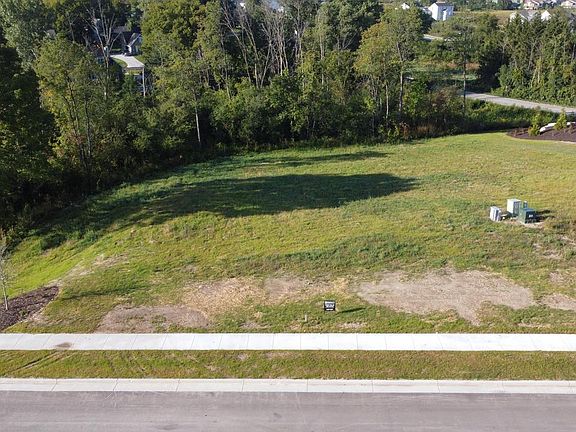 4th image of N51W19119 QUIETWOOD DRIVE #Lt17