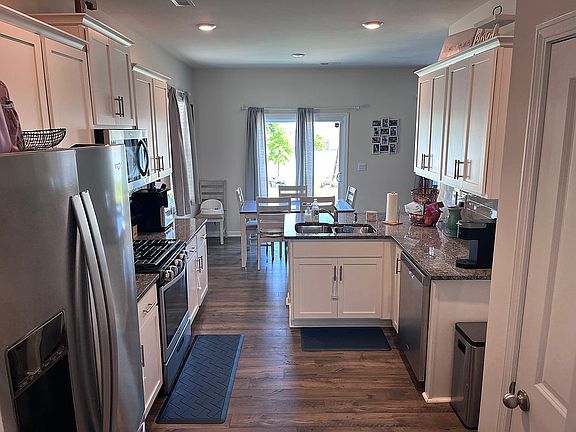 3rd image of 7172 Teague Dr #242