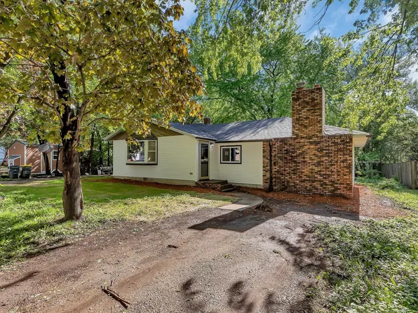 2021 6th St SW, Willmar, MN 56201