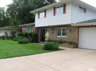 1048 S Lee Ave, Morton, IL