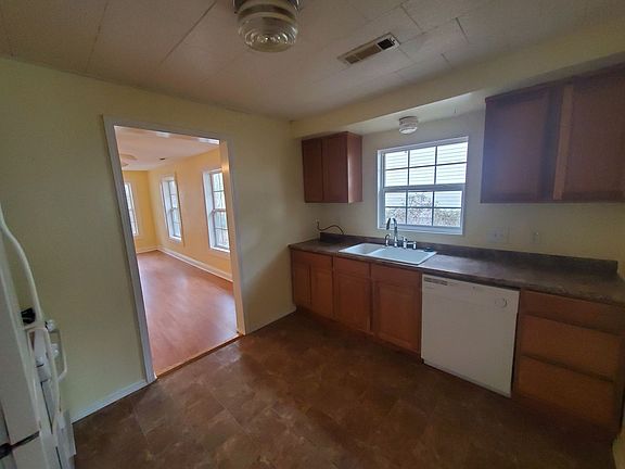 4th image of 1318 S College Ave