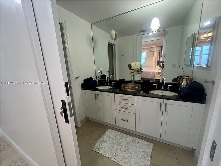 6917 Collins Ave — Photo 25