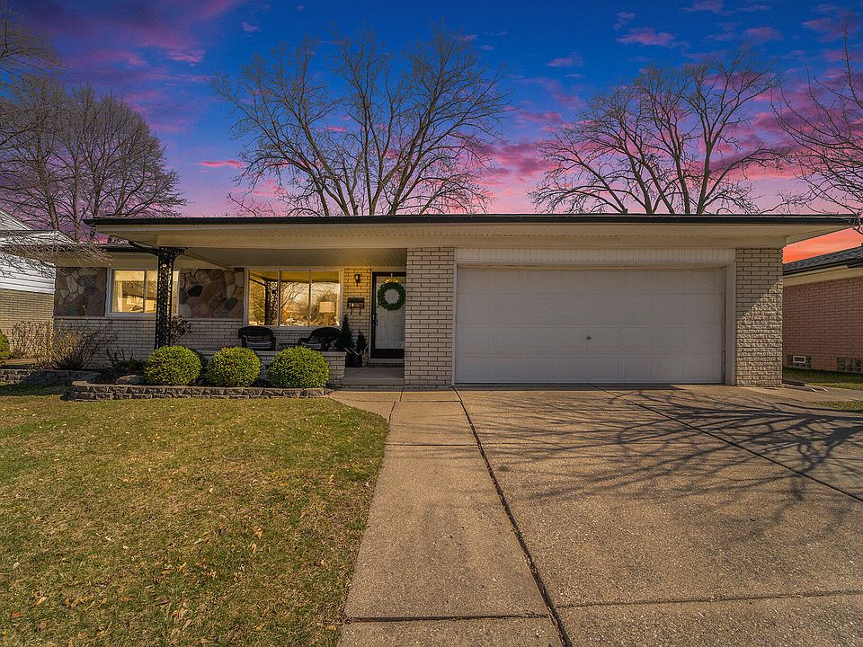 1st image of 30860 Avondale Dr