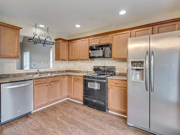 103 W Tietgen St — Photo 13