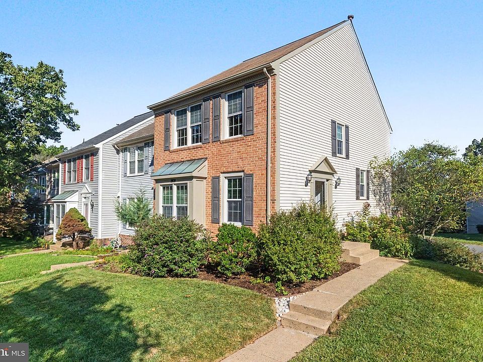 1st image of 21130 Winding Brook Sq