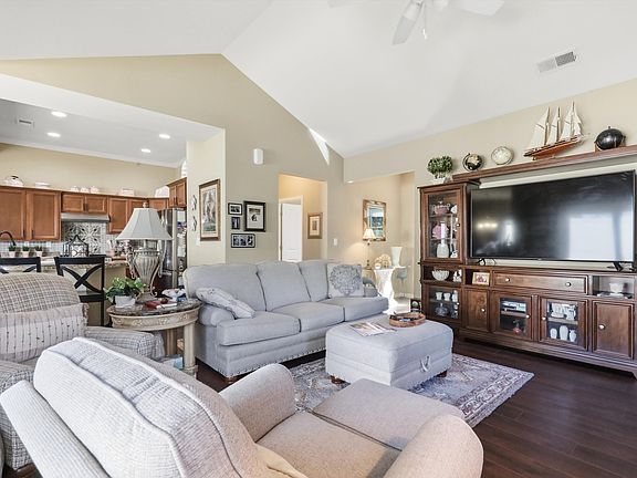 5th image of 159 Bridgemor Ln