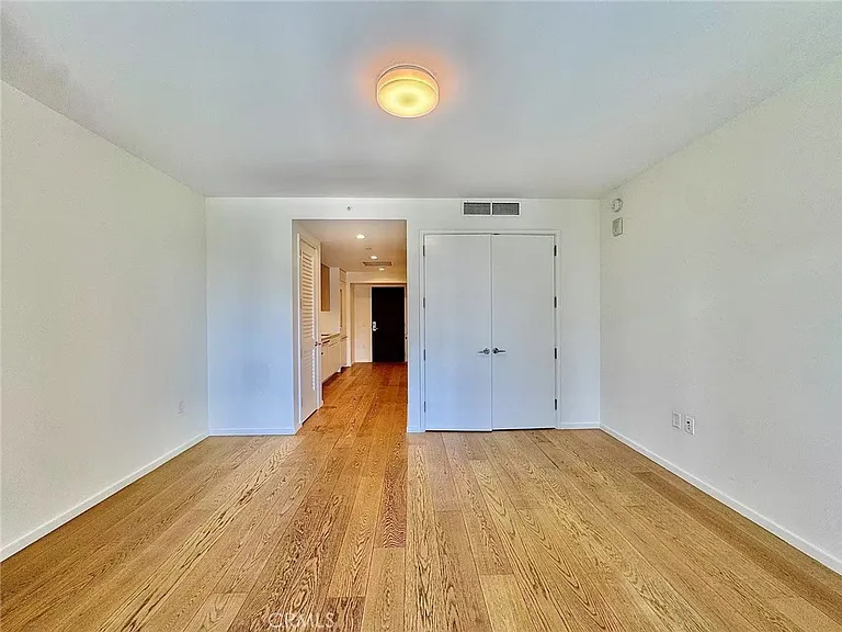 877 Francisco St #1823 — Photo 3