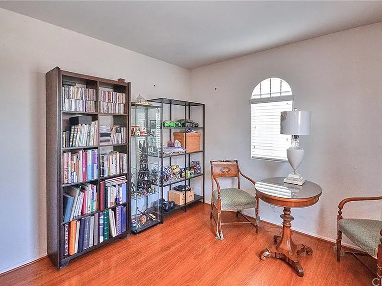 9040 Jacaranda Ln — Photo 6