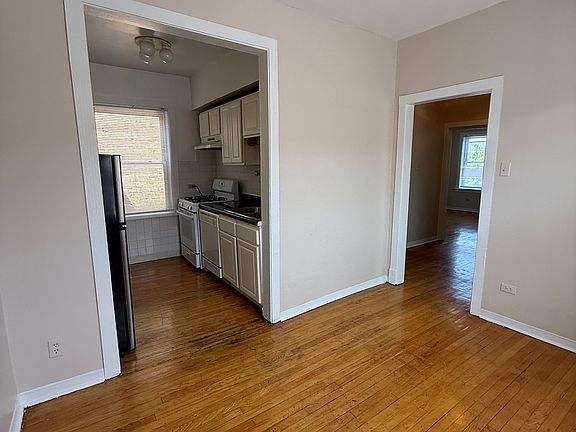 5th image of 4256 N Mozart St #3A
