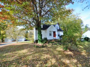 202 Hedgecock Ave, Winston Salem, NC 27104