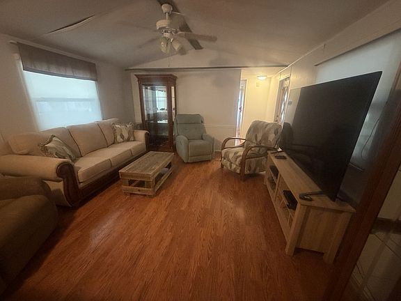 2nd image of 216 Cardinal Dr