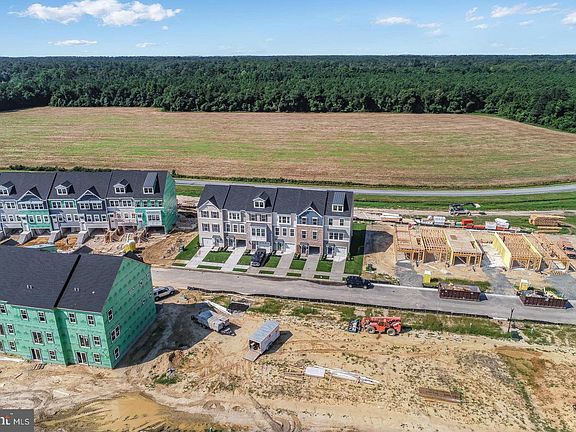 4th image of 36093 Auburn Way