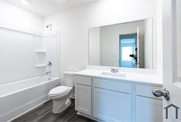 7662 Saffron Ave — Photo 12