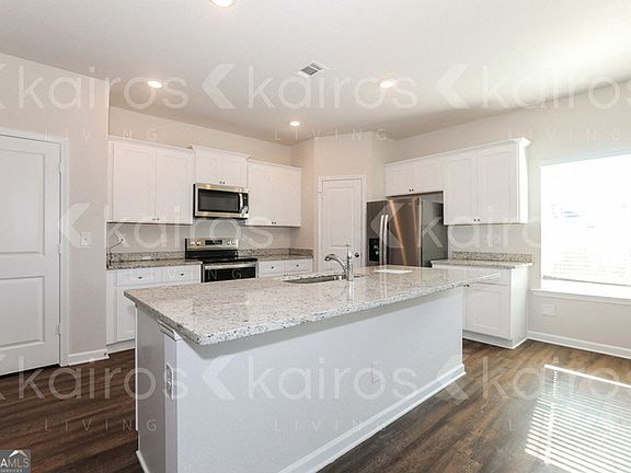 4th image of 3505 Bridgewood Dr