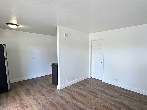 3rd image of 225 S B St #1