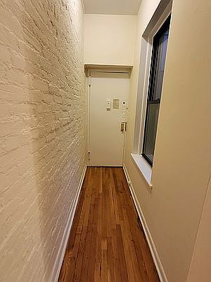 4th image of 206 W 106th St #43