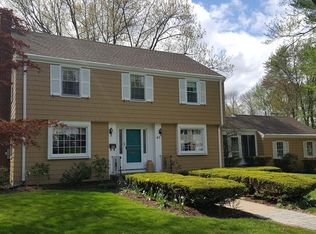 43 Magnolia Hl, West Hartford, CT 06117